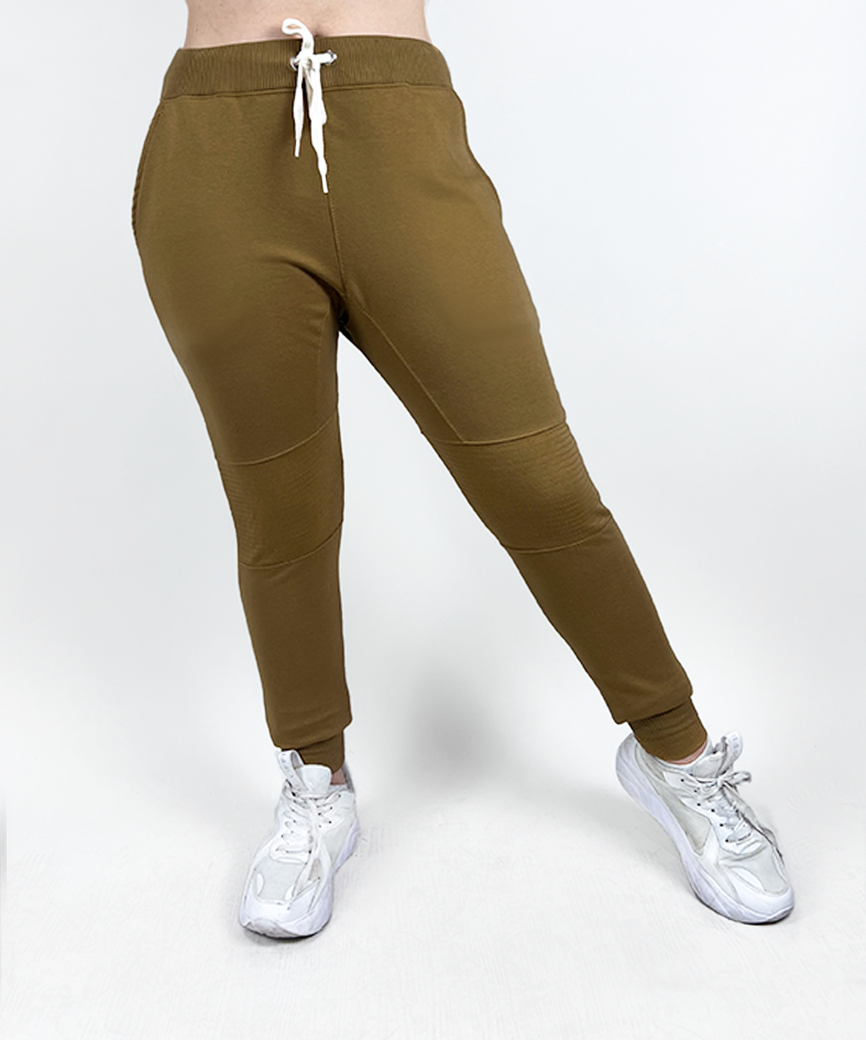 Pantalón jogger unicolor con bolsillos laterales